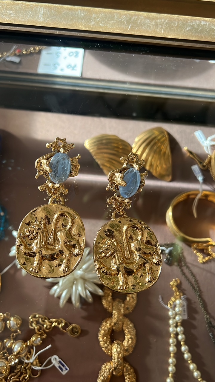 Vintage earrings from Gavilane on More Than Turquoise lifestyle blog 
