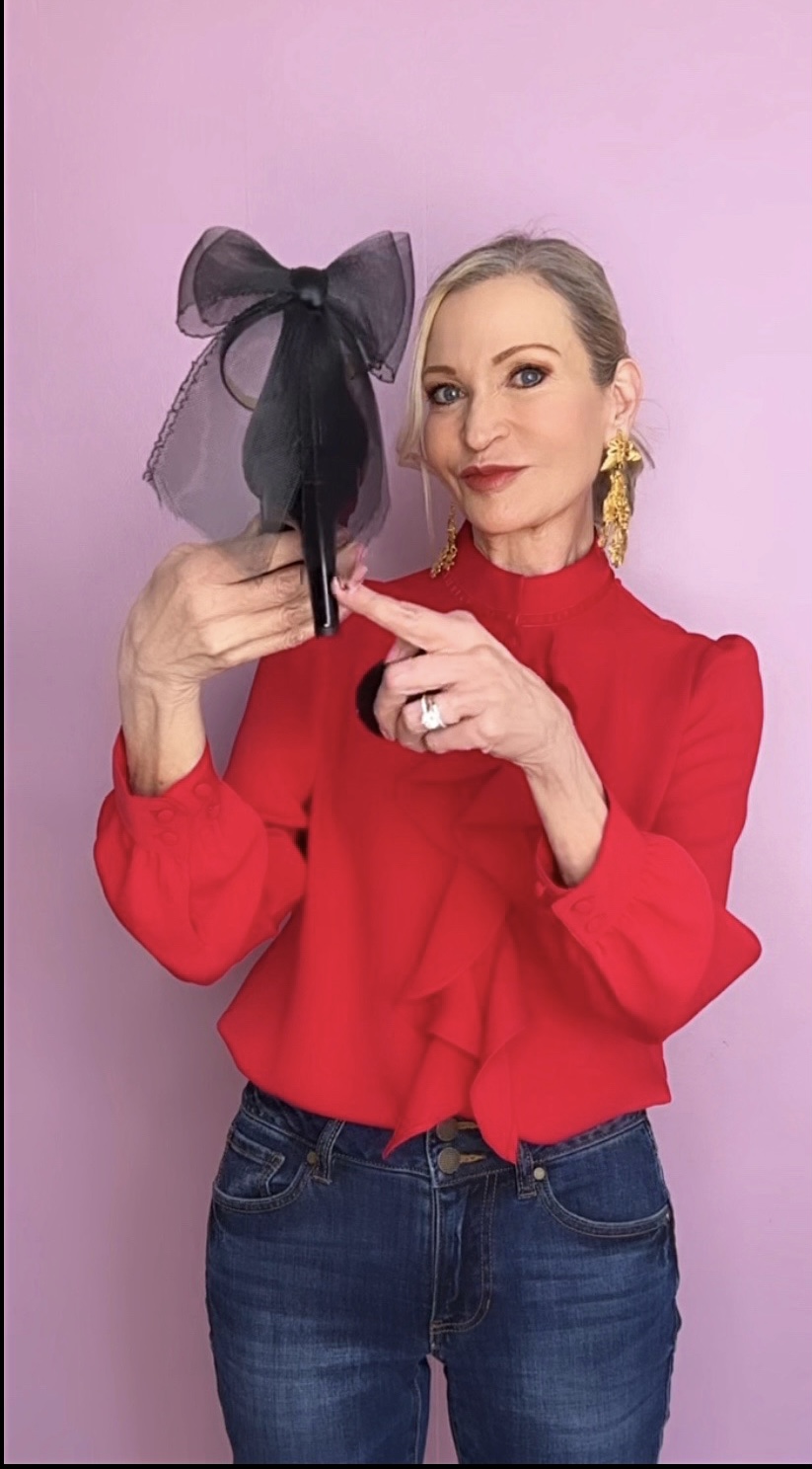 Lifestyle Influencer, Jamie Lewinger of More Than Turquoise, showing the convertible stiletto heels from Pashion Footwear 