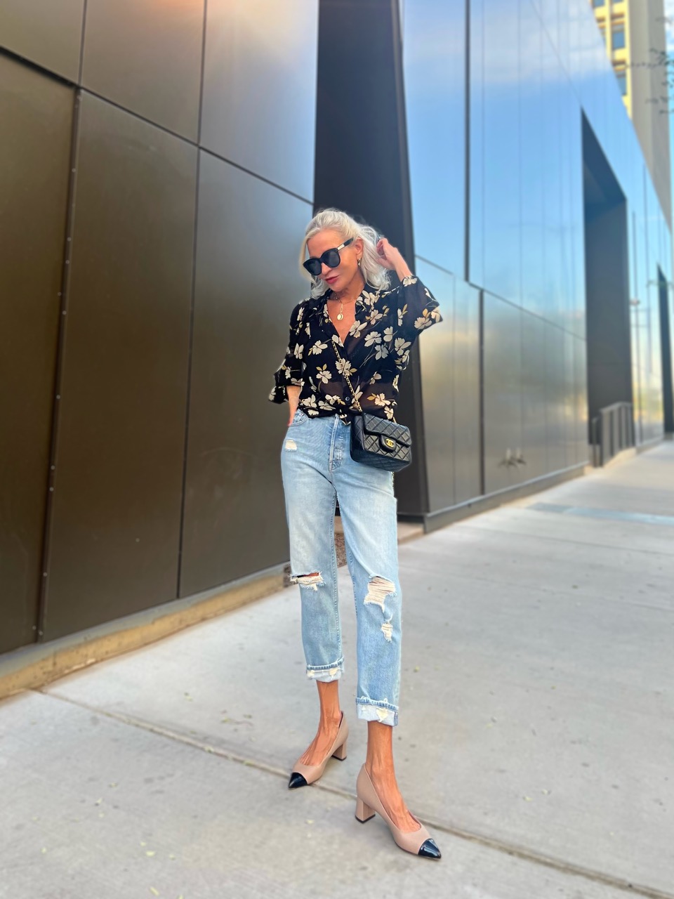 Lifestyle Influencer, Jamie Lewinger of More Than Turquoise wearing beige leather cap toe lower block heel pump from ALLY shoes 