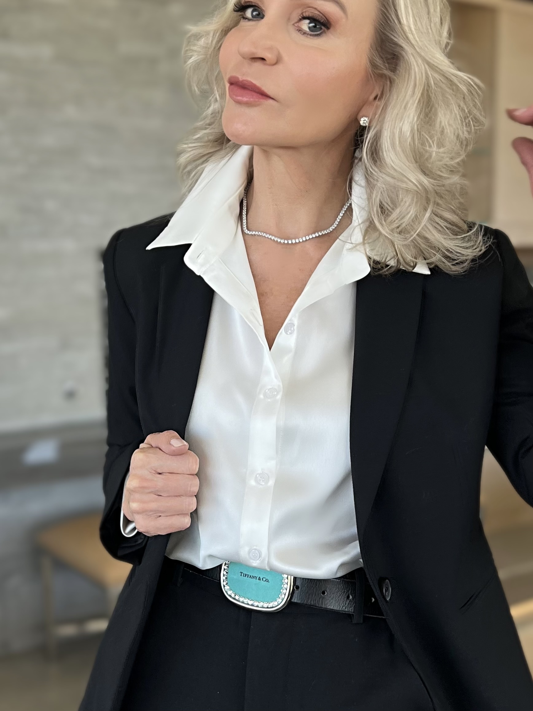 Lifestyle Influencer, Jamie Lewinger of More Than Turquoise wearing a bespoke Beth's Buckle 