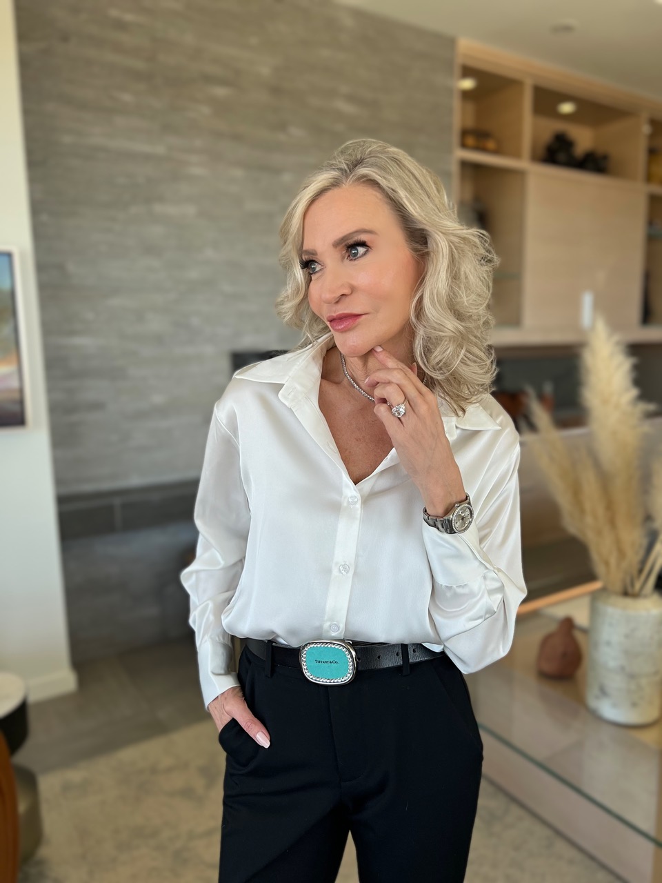Lifestyle Influencer, Jamie Lewinger of More Than Turquoise wearing a Beth's Buckle 