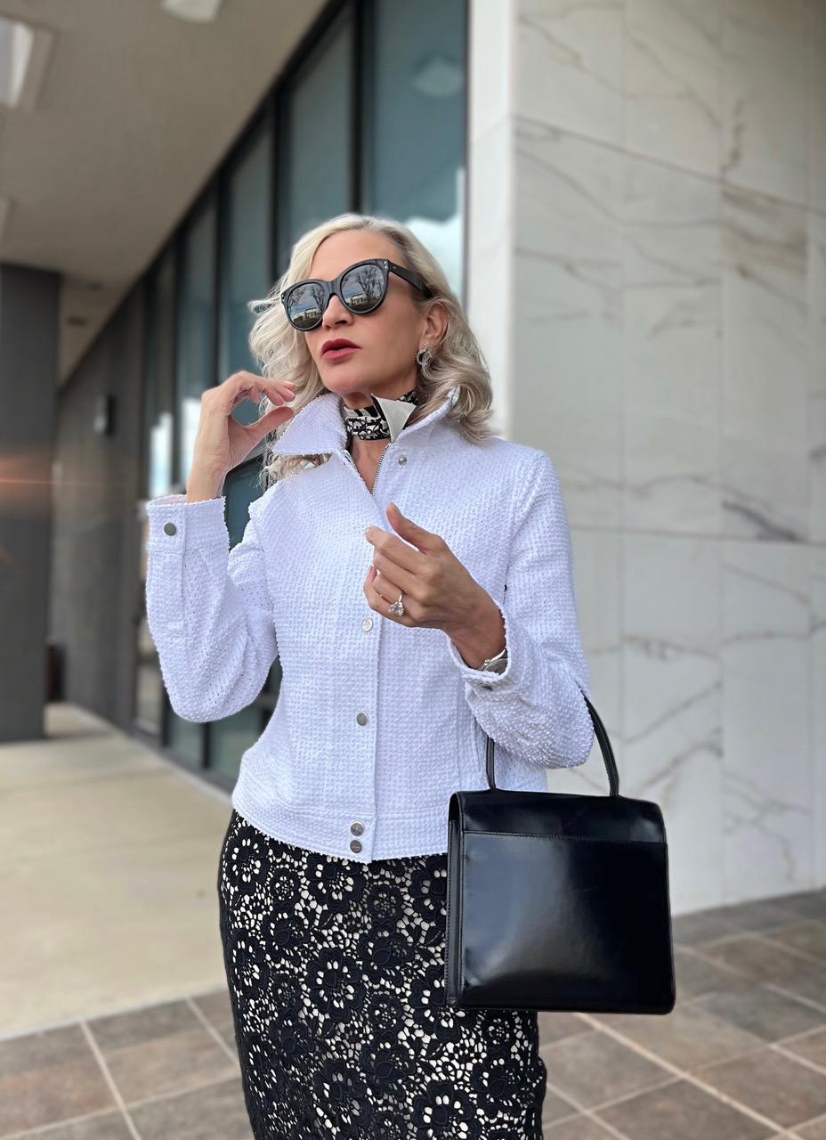 Lifestyle Influencer, Jamie Lewinger of More Than Turquoise wearing Ectetera Spring 2024 
