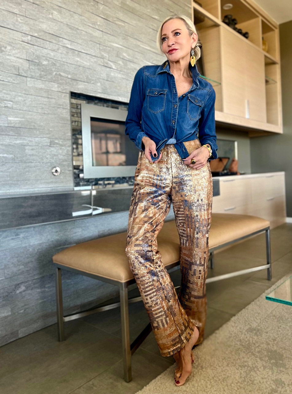 Lifestyle Influencer, jamie lewinger of More Than turquoise wearing Taylor Pants  from Eva Franco 
