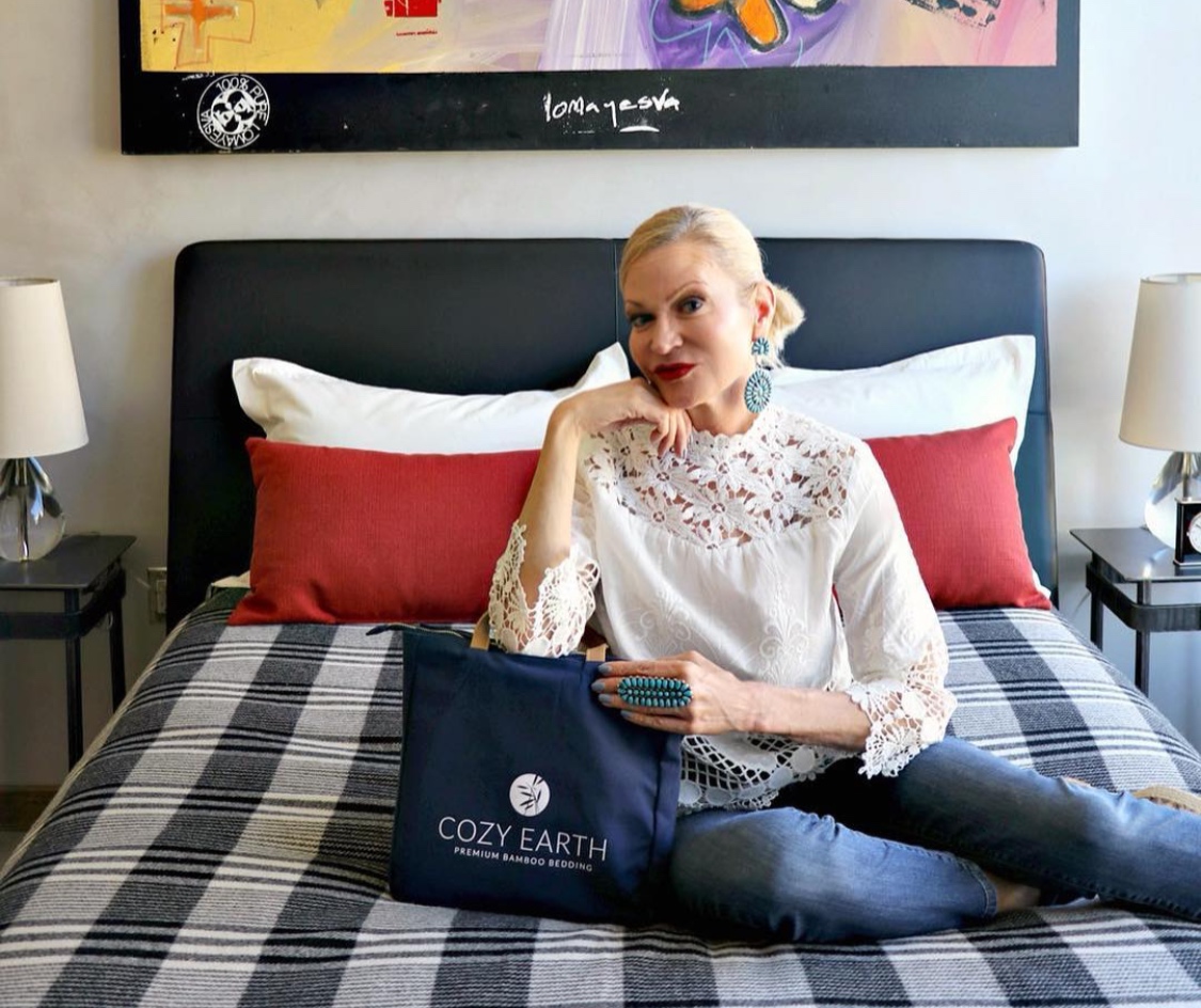 Lifestyle Influencer, Jamie Lewinger of More Than Turquoise with Cozy Earth Bedding 