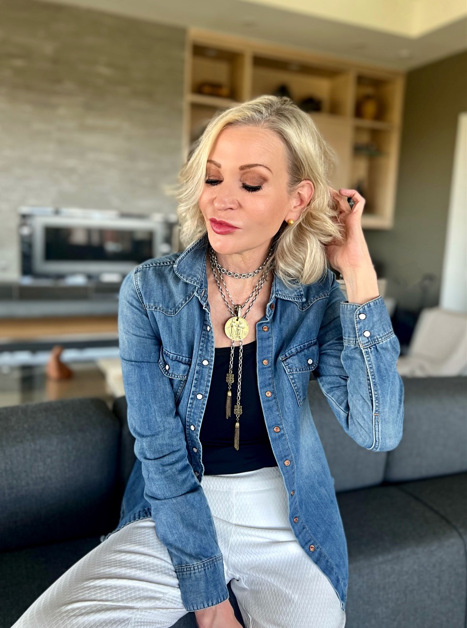 Lifestyle Influencer, Jamie Lewinger of More Than Turquoise wearing French Kande necklace that can be styled multiple ways