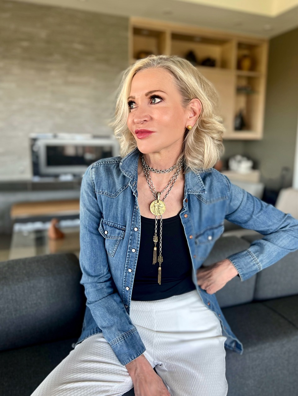 Lifestyle Influencer, Jamie Lewinger of More Than Turquoise wearing French Kande necklace 