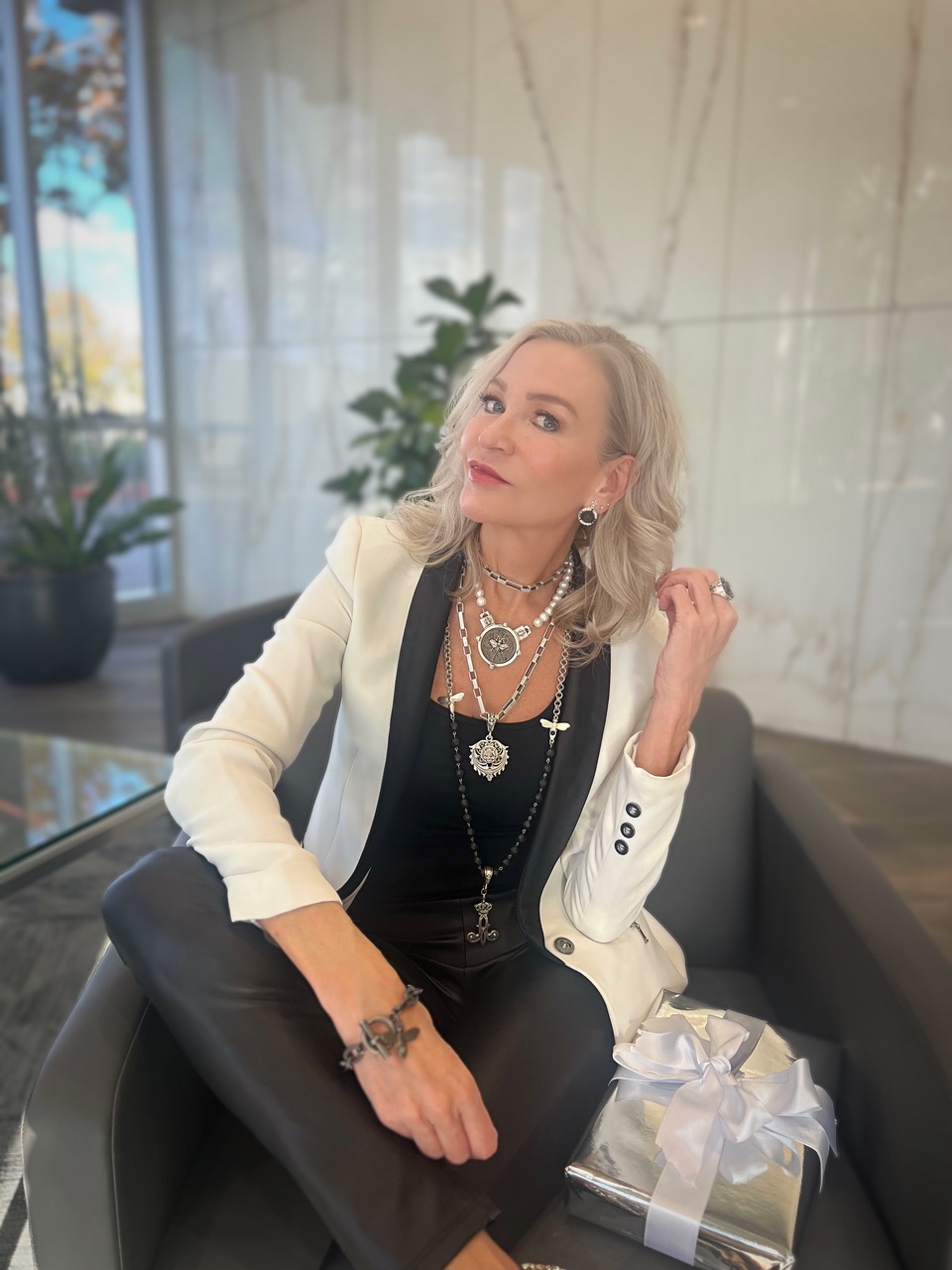 Lifestyle Influencer, Jamie Lewinger of More Than Turquoise wearing the D'Orsay collection from French Kande 