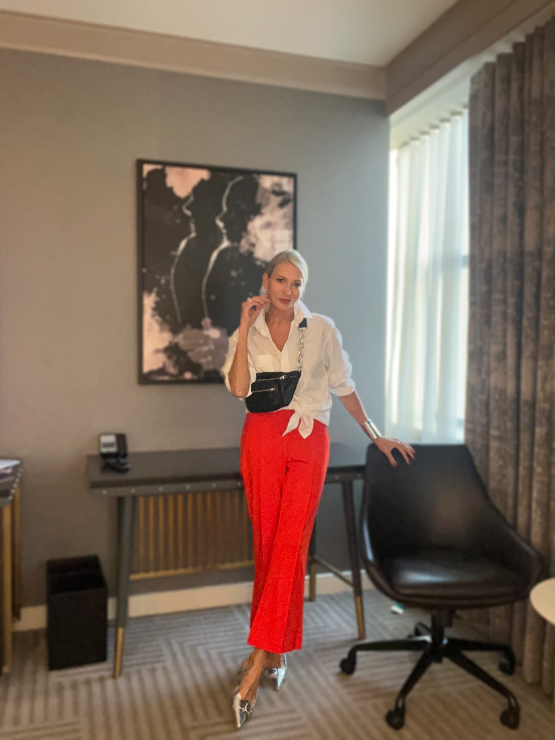 Lifestyle Influencer, Jamie Lewinger of More Than Turquoise wearing Macy's On 34th ponte pants 
