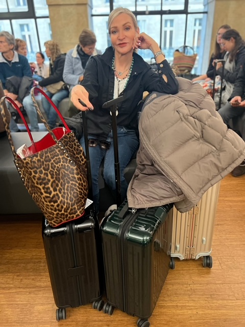 Lifestyle Influencer, Jamie Lewinger of More Than Turquoise at Gare Nord in Paris France 