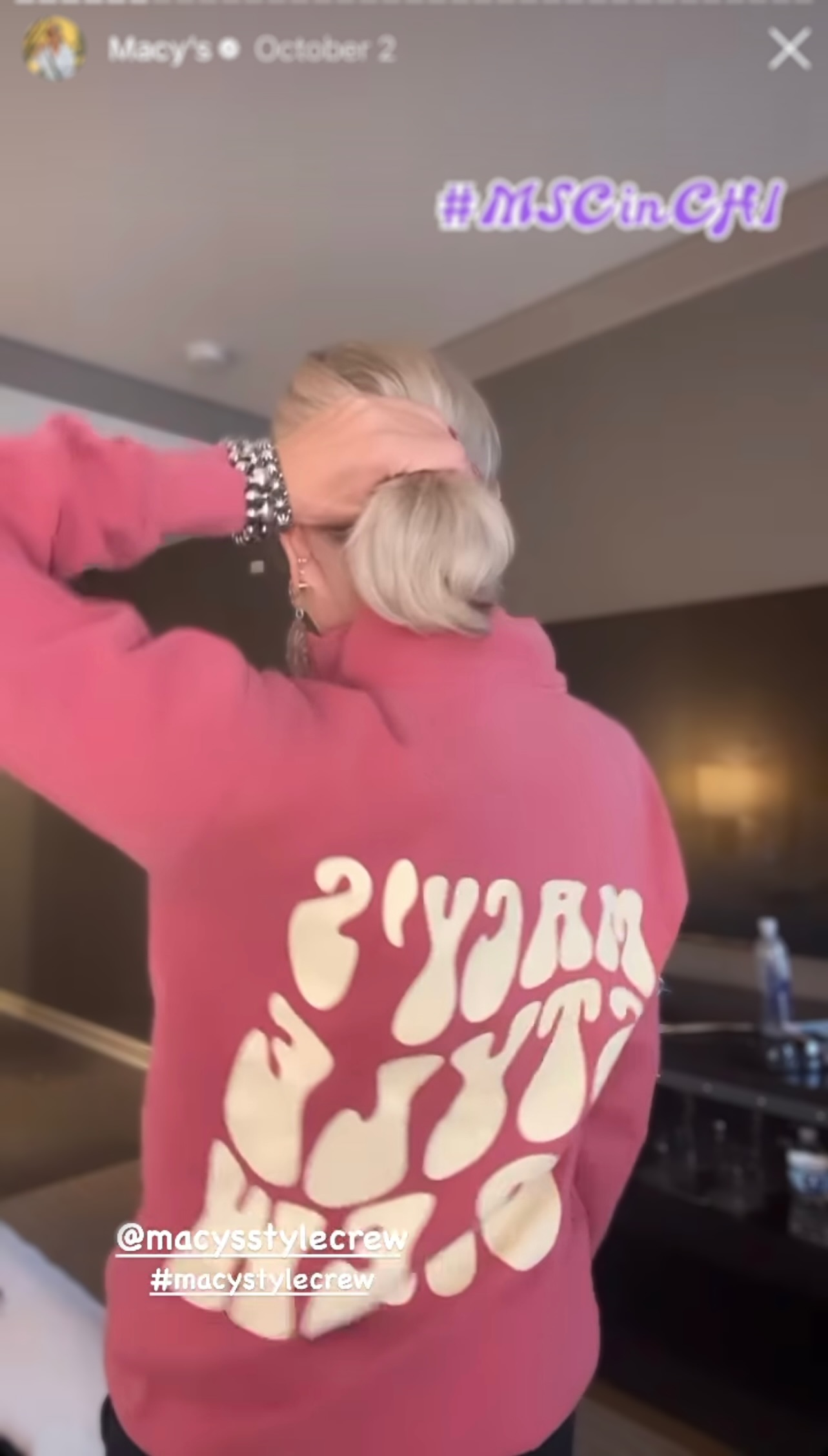 Lifestyle Influencer, Jamie Lewinger of More Than Turquoise wearing Macy's Style Crew sweatshirt 