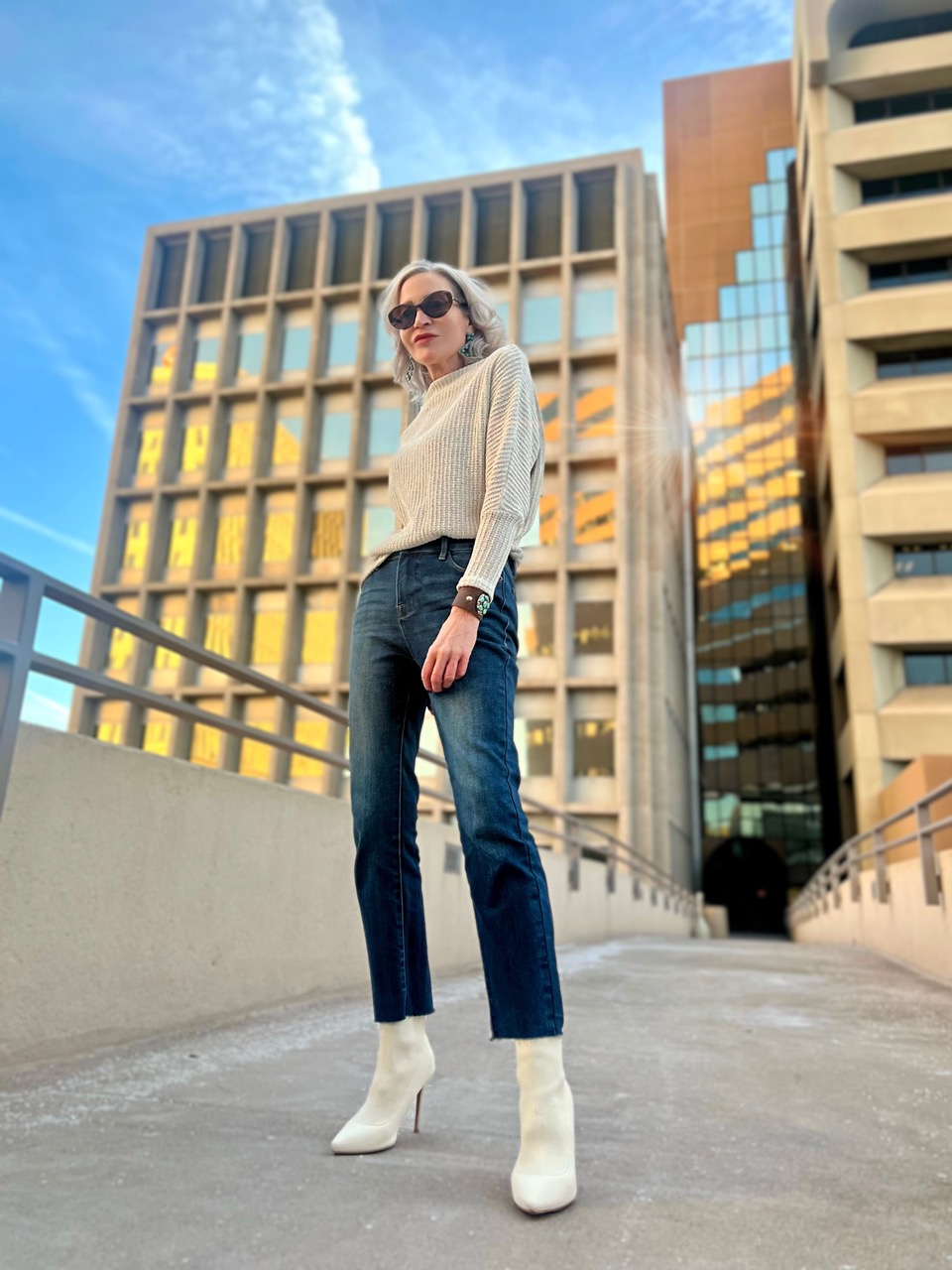 Lifestyle Influencer, Jamie Lewinger of More Than Turquoise wearing Gibsonlook new arrivals 
