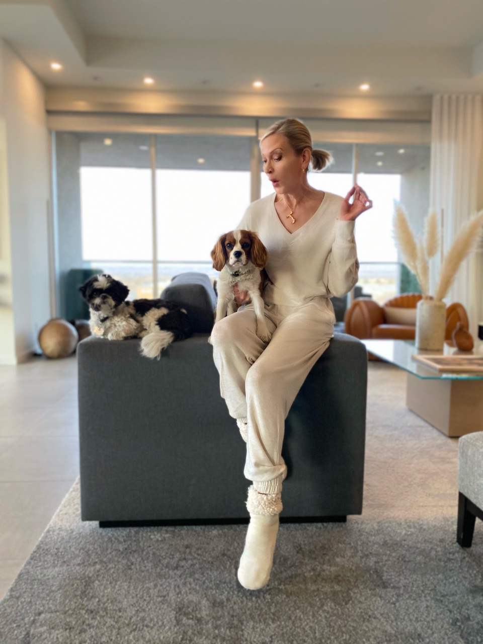 Lifestyle Influencer, Jamie Lewinger of More Than Turquoise wearing cozy loungewear from Soft Surroundings 