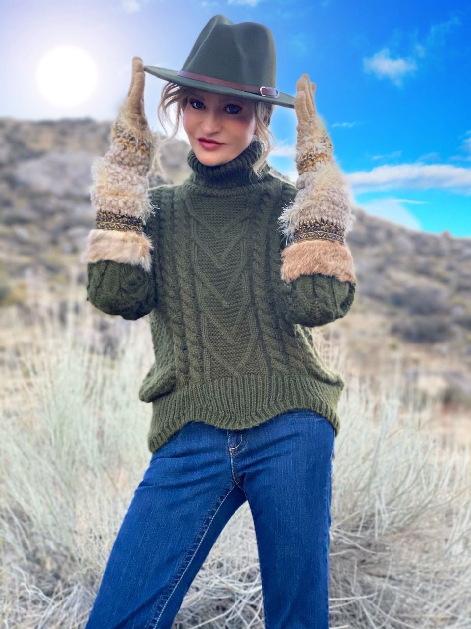 Lifestyle Influencer, Jamie Lewinger of More Than Turquoise, wearing an olive Lanzom fedora hat
