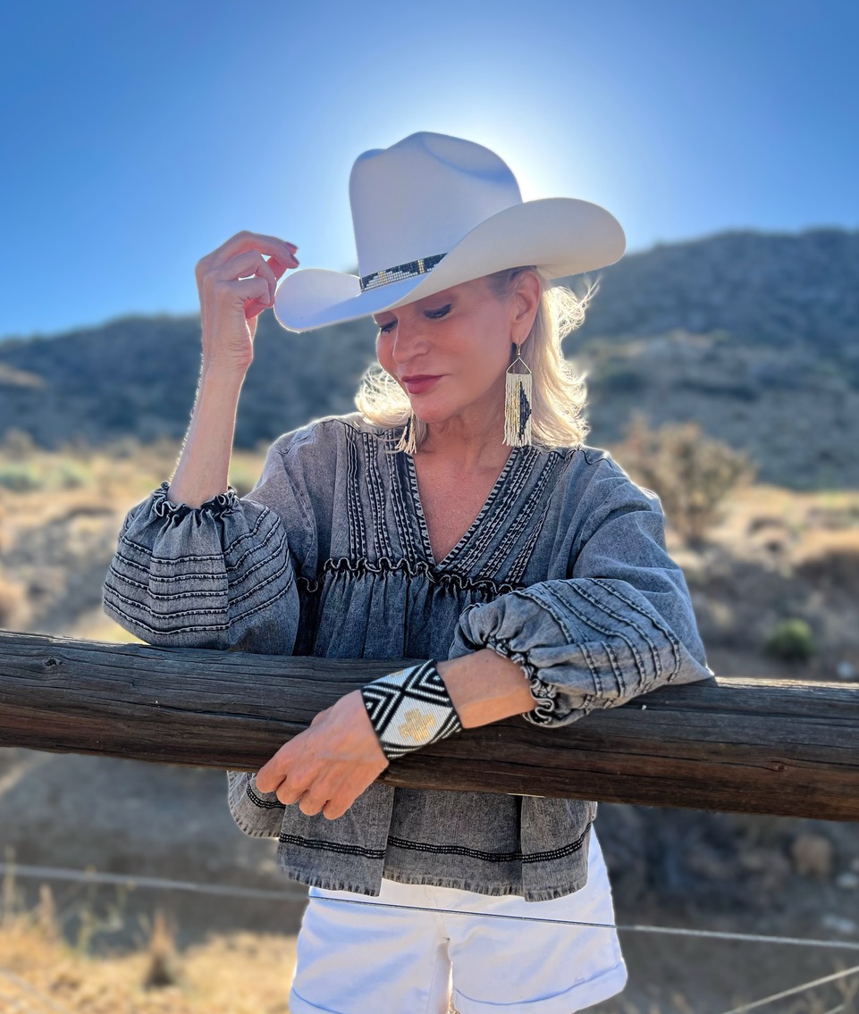 Lifestyle Influencer, Jamie Lewinger of More Than Turquoise wearing Ink & Alloy accessories 