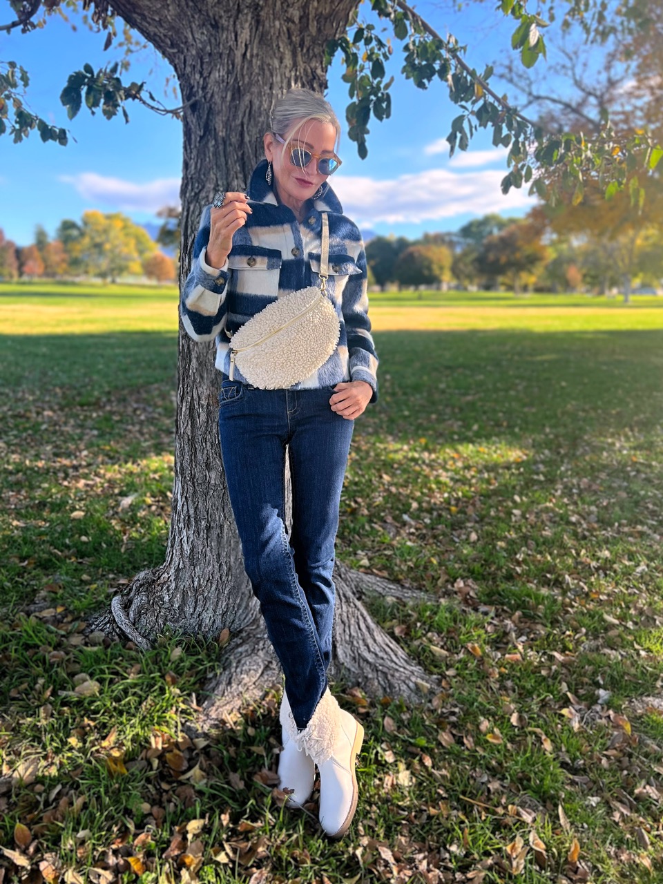 Lifestyle Influencer, Jamie Lewinger of More Than Turquoise wearing the Pratt shearling boot from Jack Rogers 