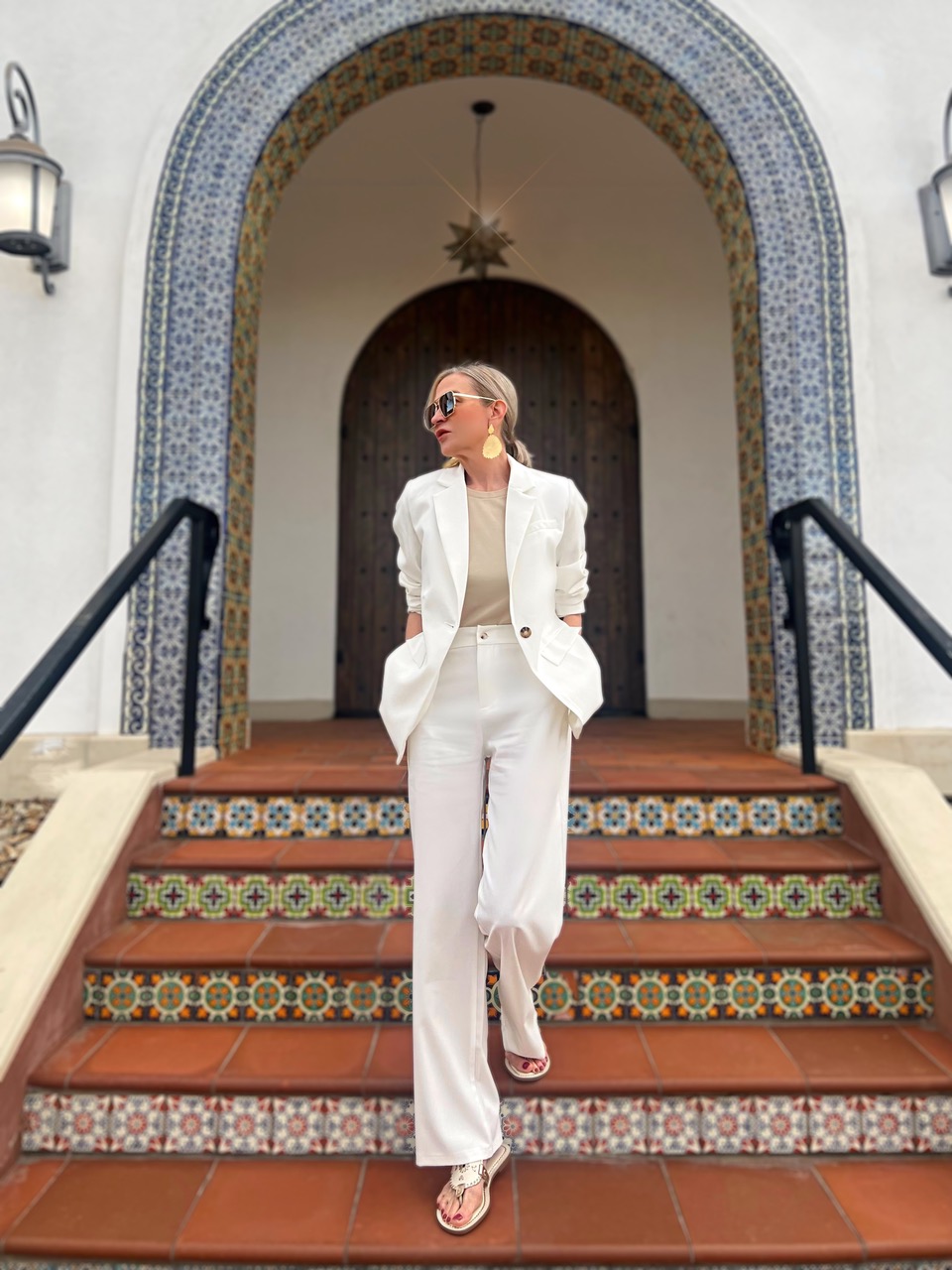Lifestyle Influencer, Jamie Lewinger of More Than Turquoise wearing Jack Rogers COLLINS sandal in off  white 