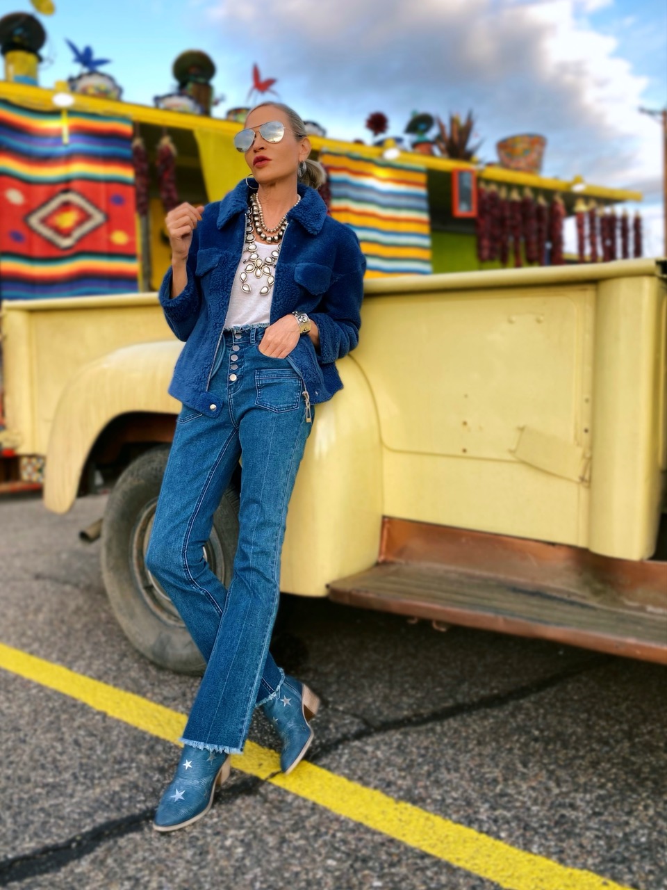 Lifestyle Influencer, Jamie Lewinger of More Than Turquoise, wearing Shein Cotton Buttoned bootcut Leg Jeans 