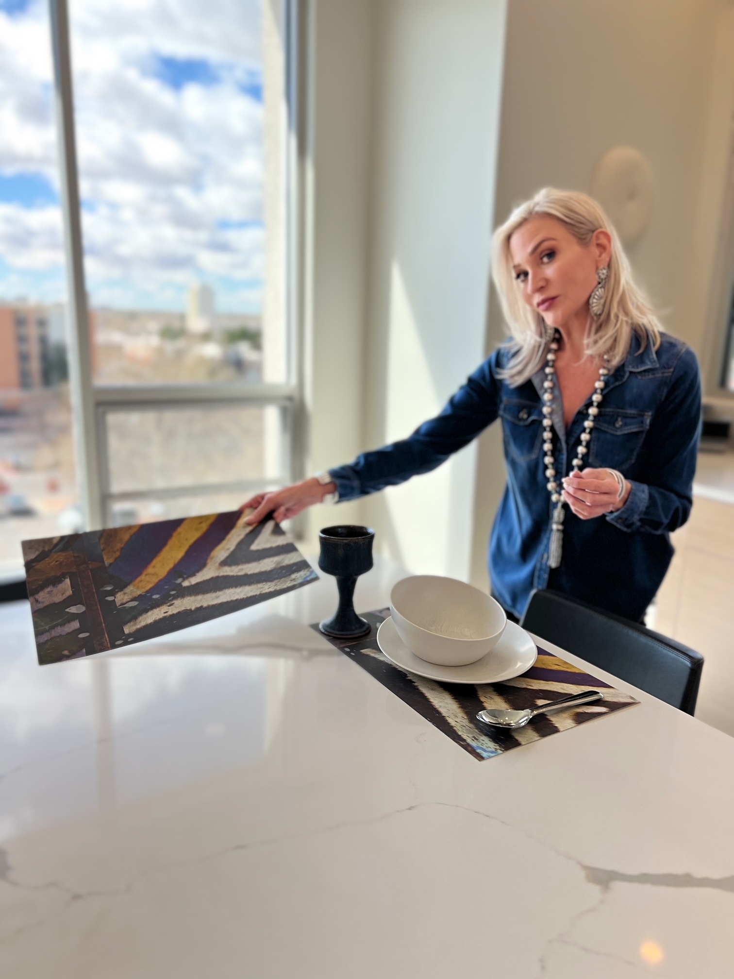 Lifestyle Influencer, Jamie Lewinger of More Than Turquoise with Smith Honig paper placemats 