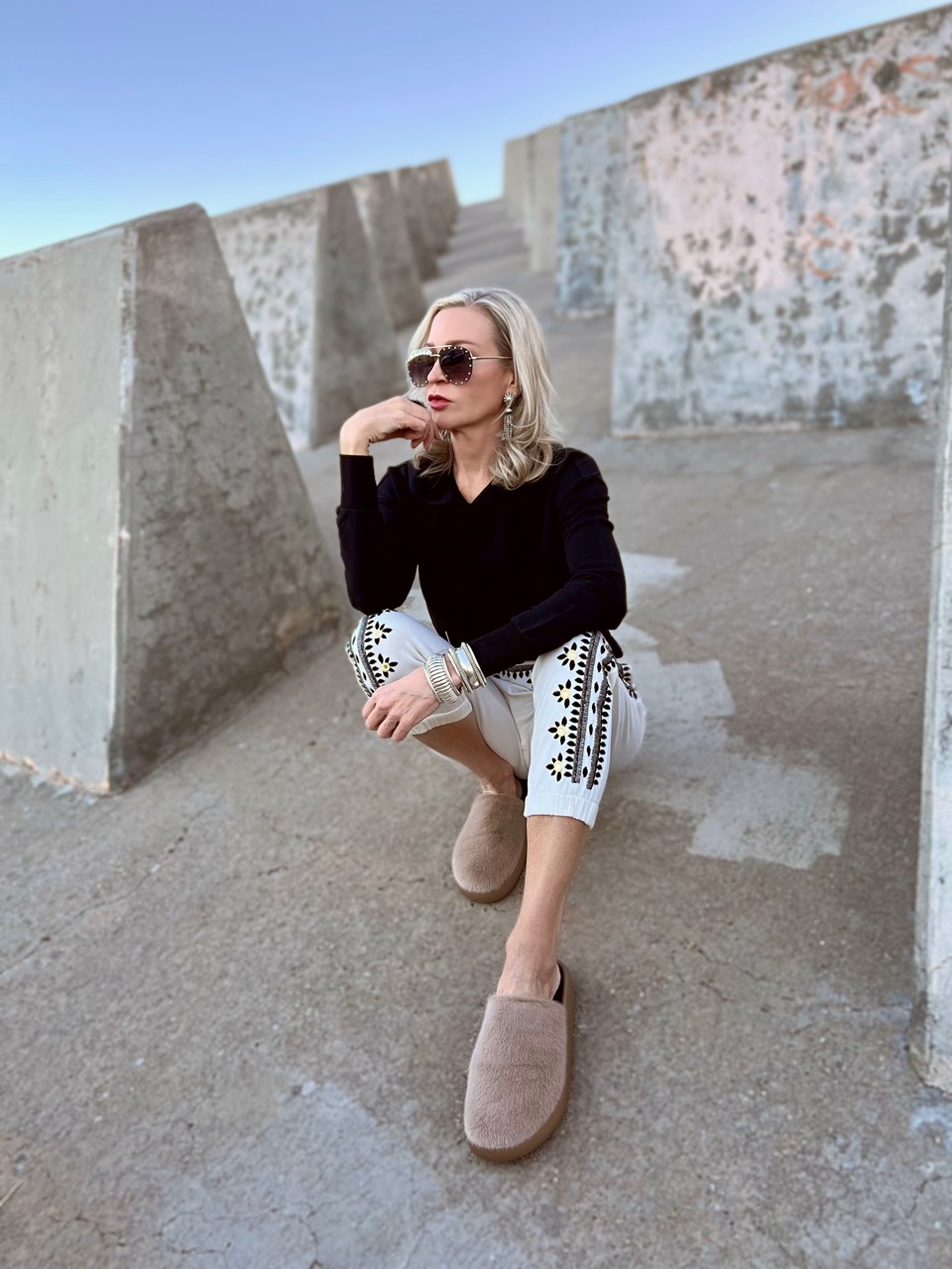 Lifestyle Influencer, Jamie Lewinger of More Than Turquoise wearing the Moon Magic Mule from ROAM 