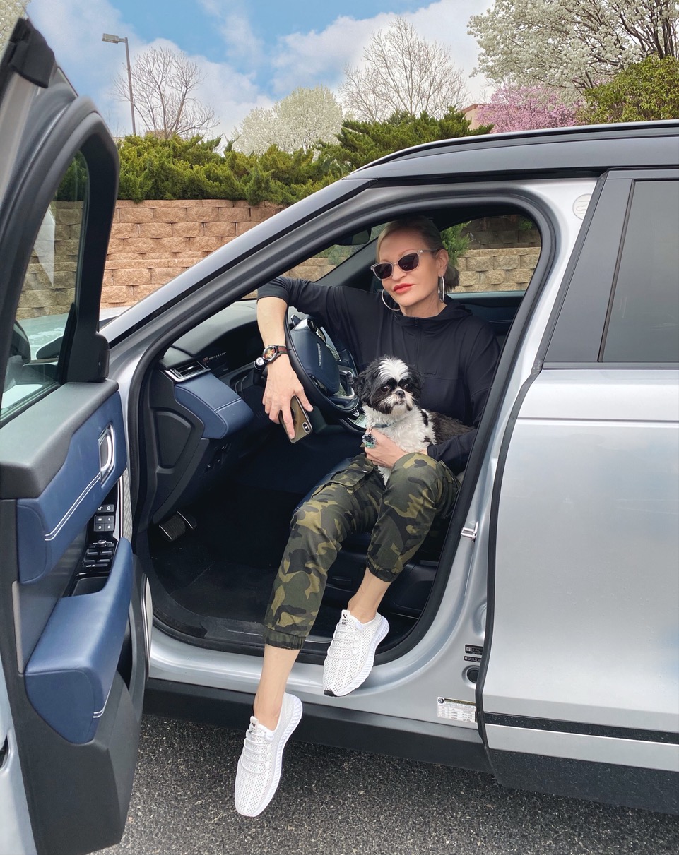Lifestyle Influencer, Jamie Lewinger of More Than Turquoise, wearing SheIn hollow out knit sneakers