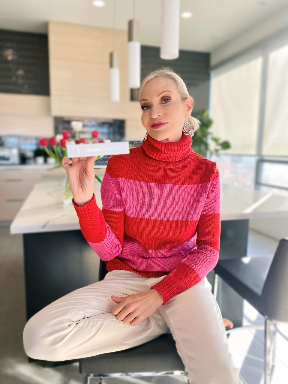 Lifestyle Influencer, jamie Lewinger of more than Turquoise, using Trinny London LASH2BROW
