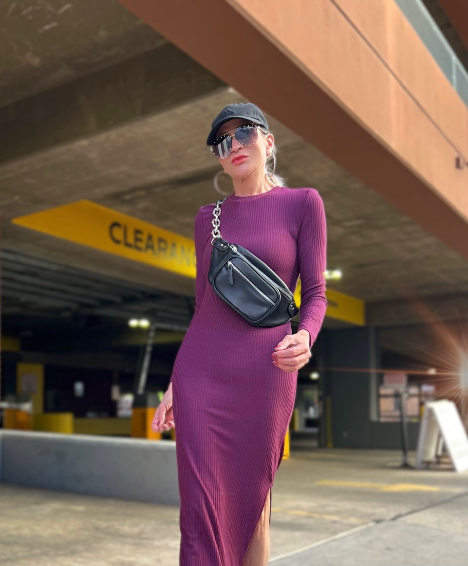 Lifestyle Influencer, Jamie Lewinger of More Than Turquoise wearing the Lexi long sleeve rib maxi dress  from Universal Standard