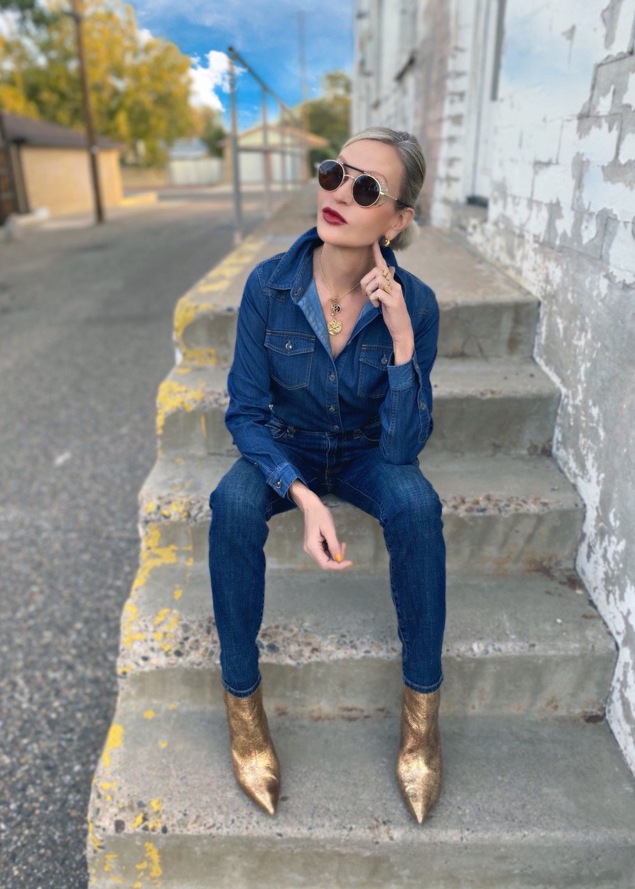 Lifestyle Influencer, Jamie Lewinger of More Than Turquoise wearing cani clothings Rebel Shirt