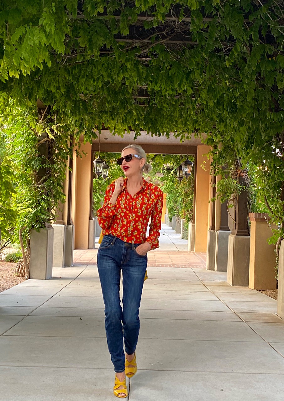 Lifestyle Influencer, Jamie Lewinger of More Than Turquoise wearing Cabi's Fall 2020 Collection belfry blouse and cinch skinny jean