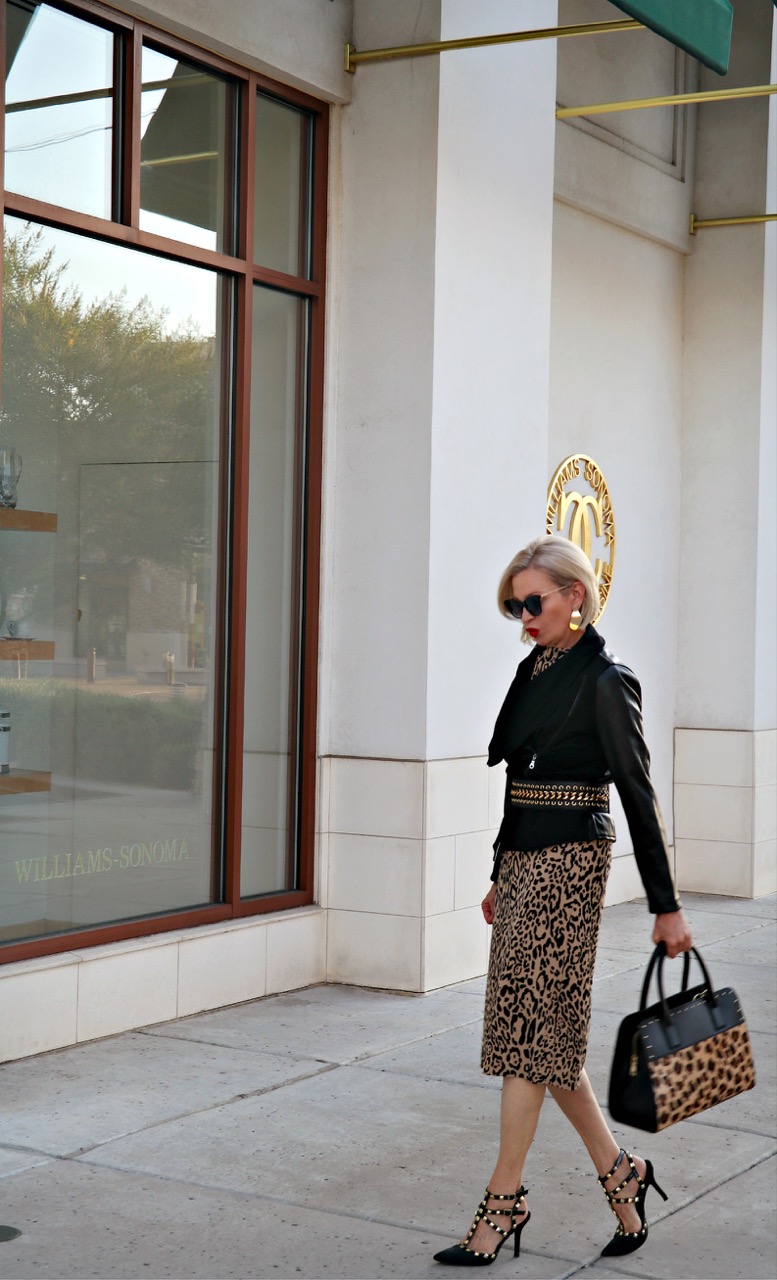 Lifestyle Blogger, Jamie Lewinger of More Than Turquoise, wearing chico's diagonal zipper moto jacket