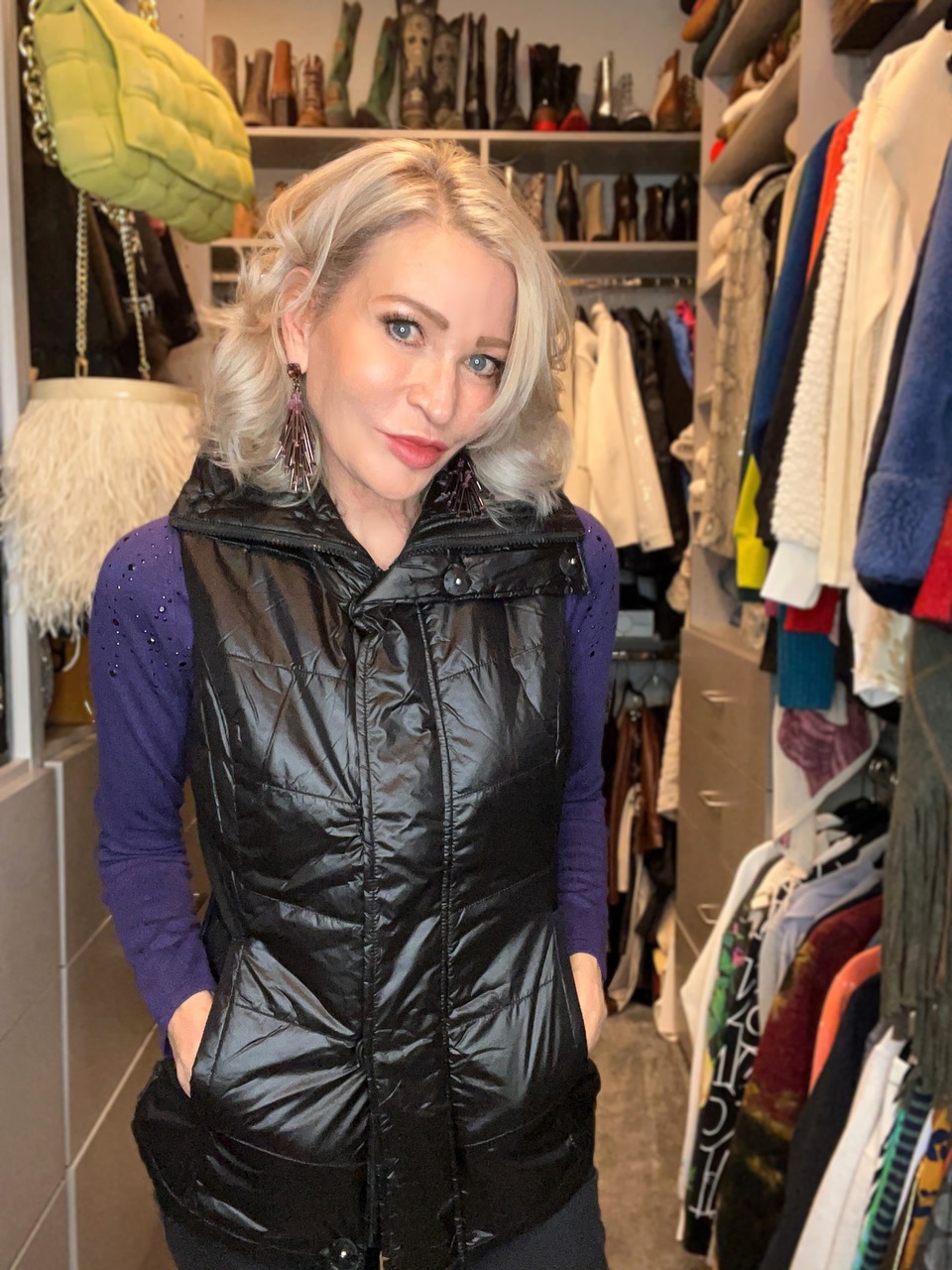 Lifestyle Influencer, Jamie Lewinger of More Than Turquoise wearing Energy packable side-zip vest from Chicos  in black 
