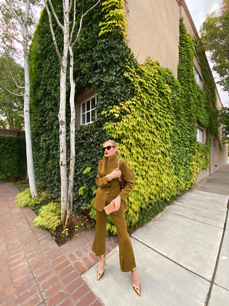 Lifestyle Influencer, Jamie Lewinger of More Than Turquoise, wearing SHEIN notched collar suit 