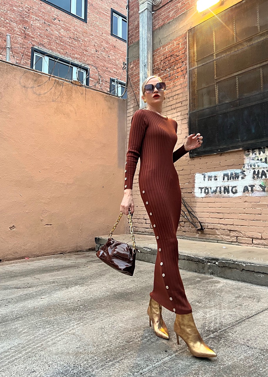 Lifestyle Influencer, Jamie Lewinger of More Than Turquoise, wearing chocolate ribbed long sleeve button detail bodycon midi dress - Karina 