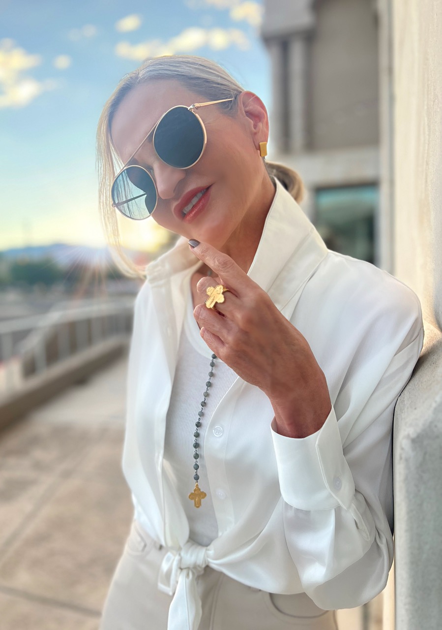 Lifestyle Influencer, Jamie Lewinger of More Than Turquoise wearing French Kande jewelry