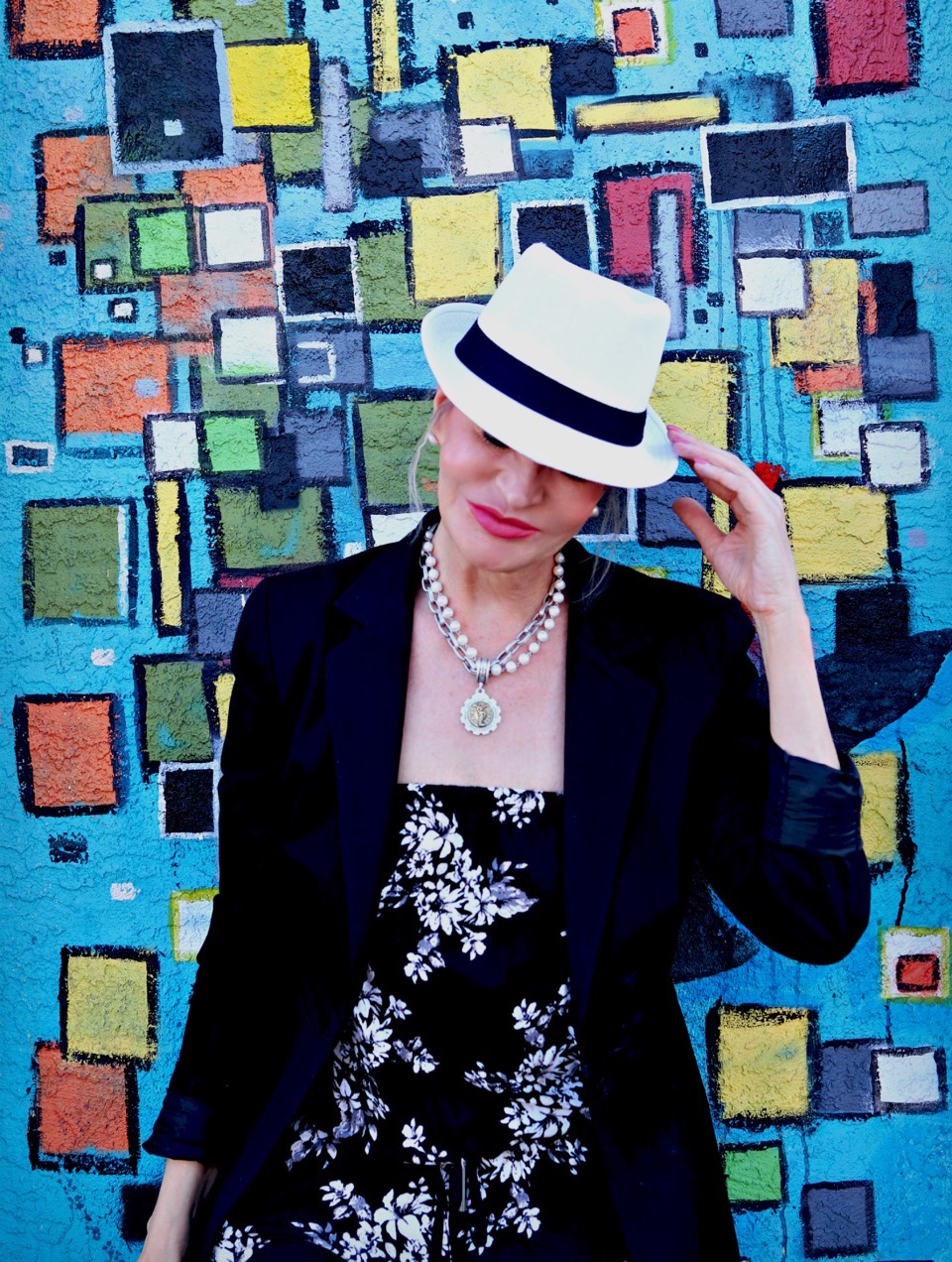 Lifestyle Blogger, Jamie Lewinger of More Than Turquoise, wearing a white fedora hat