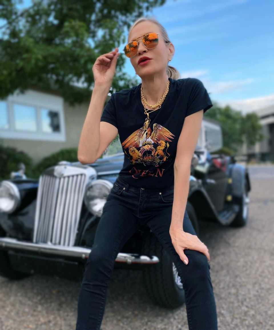 Lifestyle Influencer, Jamie Lewinger of More Than Turquoise, wearing Auburn aviators from GlassesShop