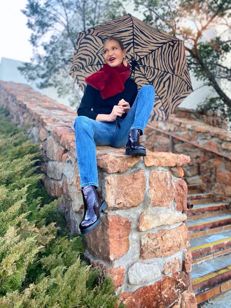 Lifestyle Influencer, Jamie Lewinger of More Than Turquoise, wearing Sole Bliss Chelsea Boot named Taylor