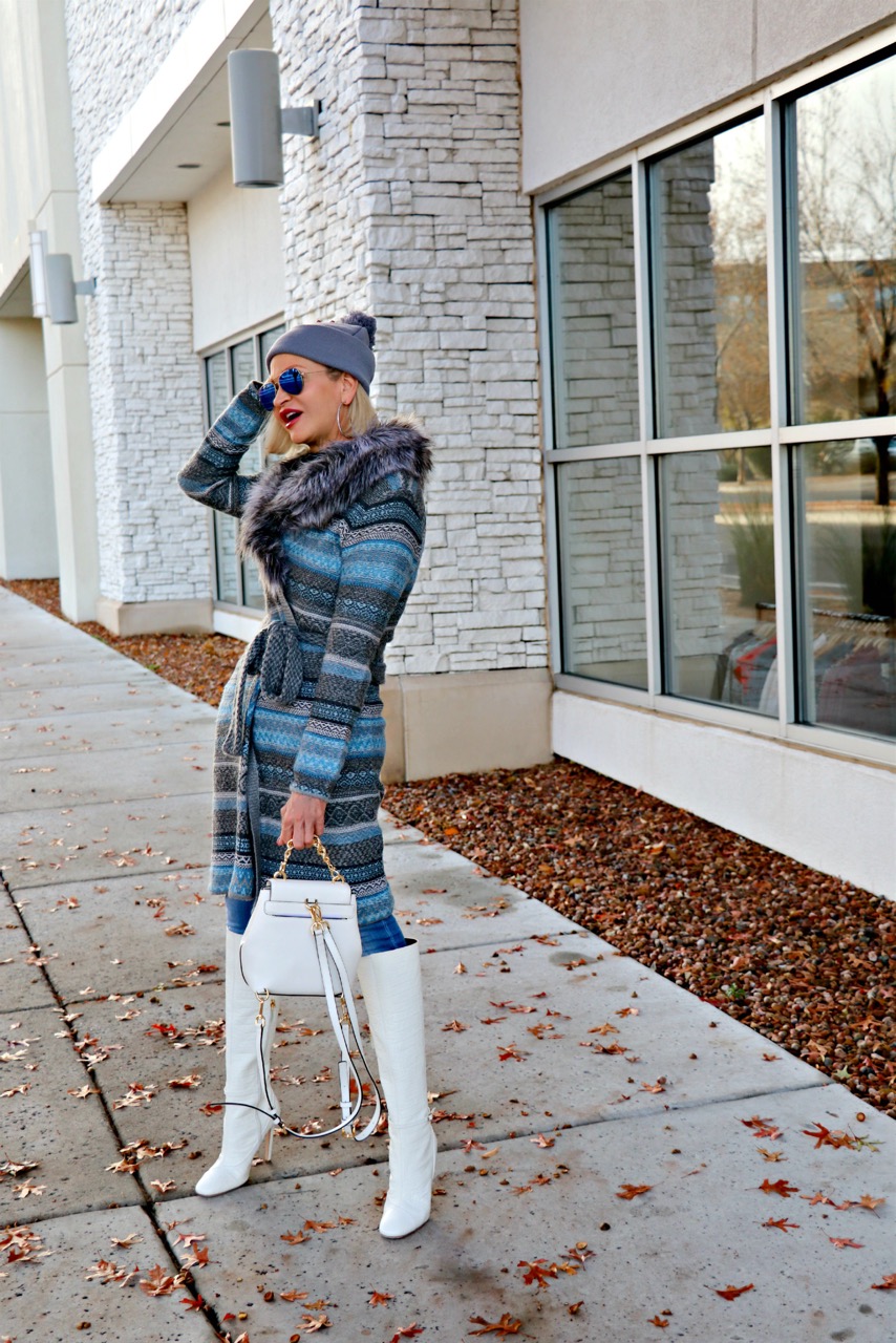Lifestyle Blogger, Jamie Lewinger of More Than Turquoise, wearing chico's sweater duster with faux fur collar