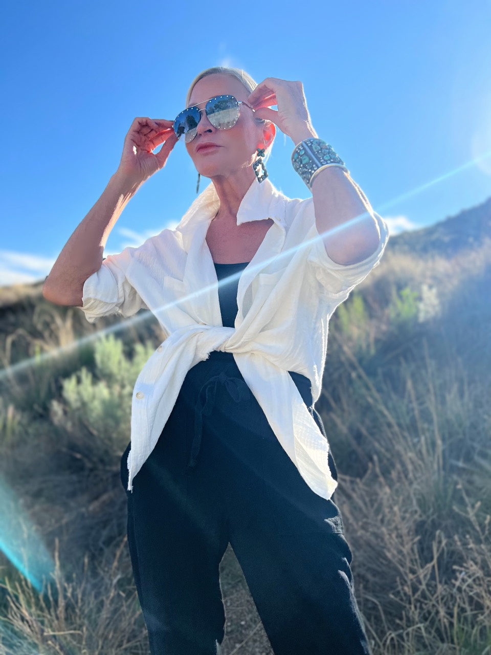 Lifestyle Influencer, Jamie Lewinger of More Than Turquoise wearing Gibsonlook gauze top 