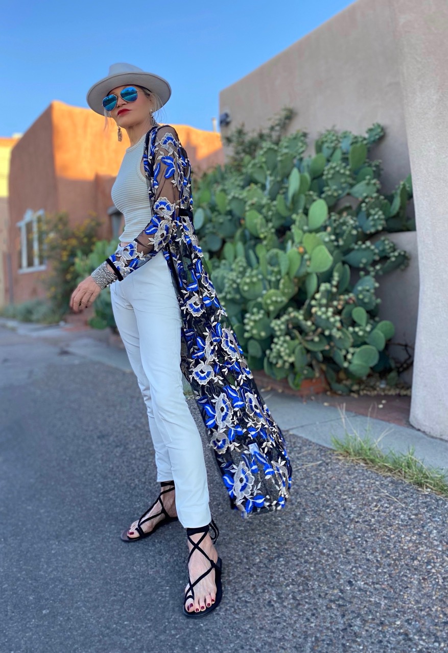Lifestyle Influencer, Jamie Lewinger of More Than Turquoise, wearing black LuLu's sandals