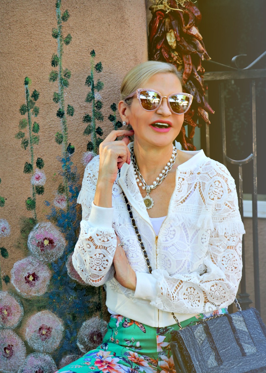 Lifestyle Blogger, Jamie Lewinger of More Than Turquoise, wearing chico's pearl sunglasses