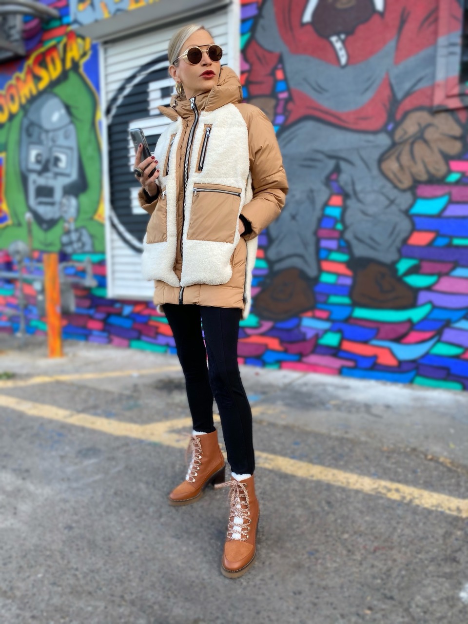 Lifestyle Influencer, Jamie Lewinger of More Than Turquoise wearing Orolay winter puffer down jacket