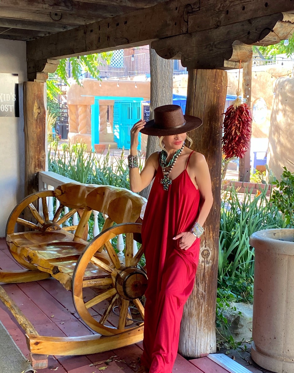 Lifestyle Influencer, Jamie Lewinger of More Than Turquoise, wearing Tenth Street hat