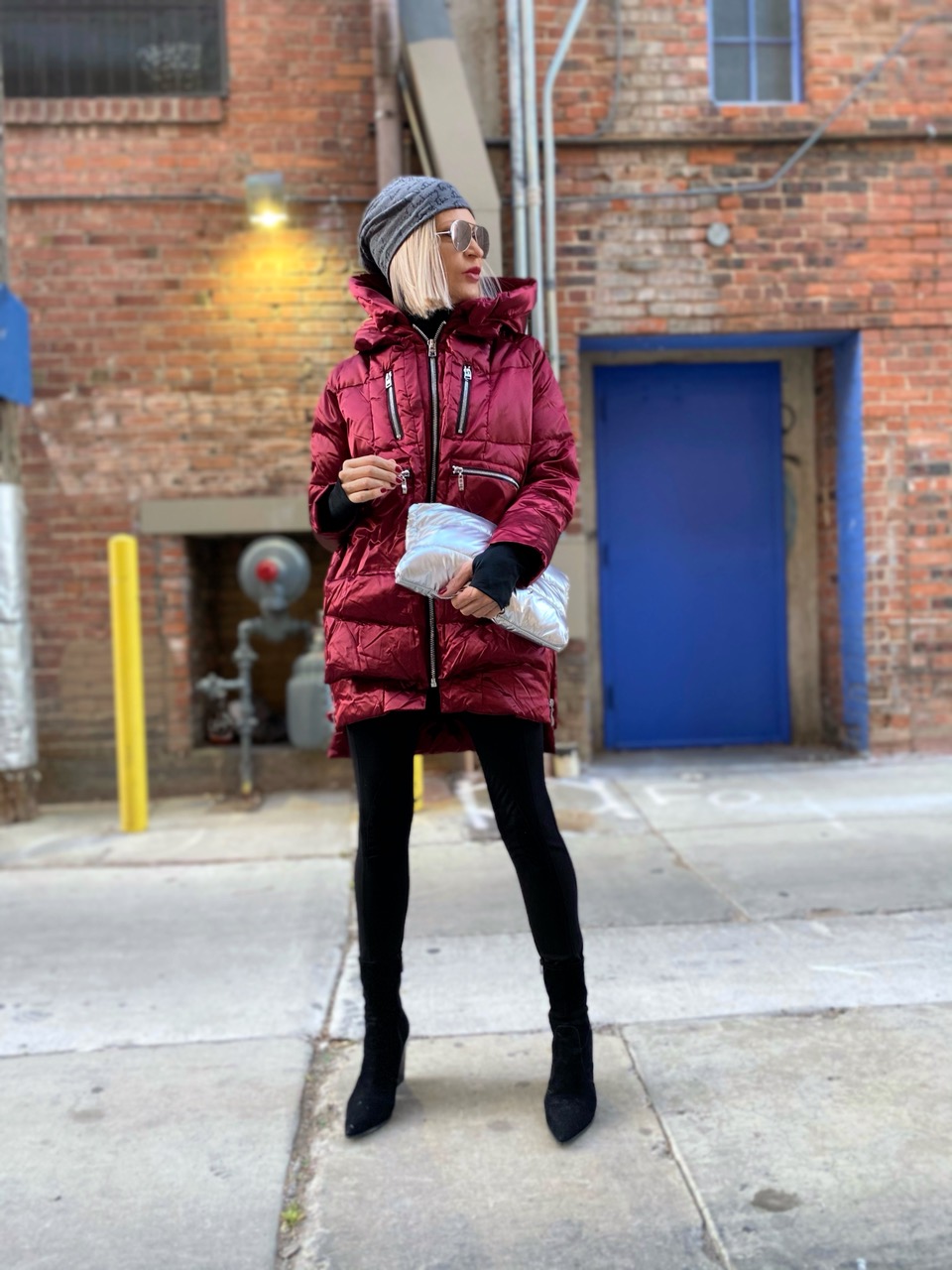 Lifestyle Influencer, Jamie Lewinger of More Than Turquoise, wearing Orolay down jacket 