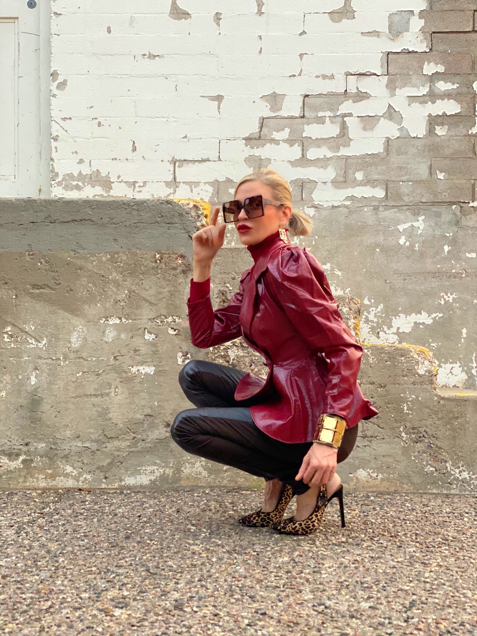 Lifestyle Influencer, Jamie Lewinger of More Than Turquoise wearing notched collar crocodile embossed PU leather blazer from SheIN