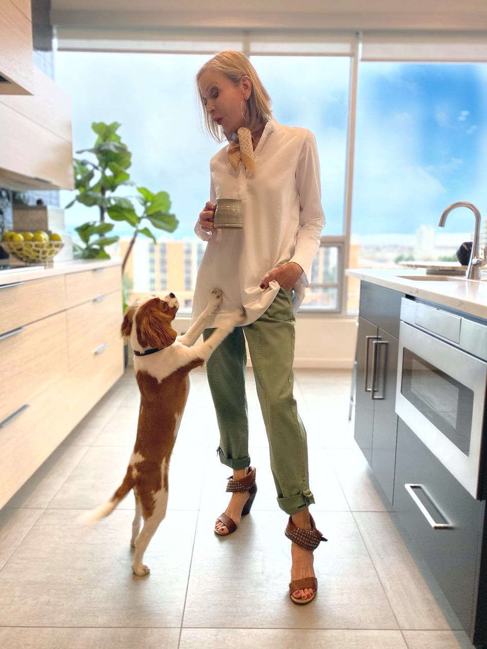 Lifestyle Influencer, Jamie Lewinger of More Than Turquoise wearing the Portia Tunic from Soft Surroundings 