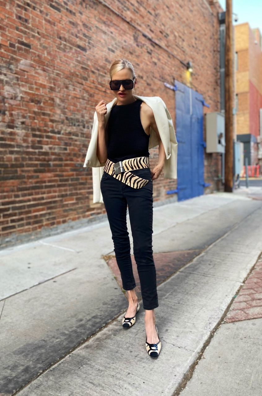 Lifestyle Influencer , Jamie Lewinger of More Than Turquoise, wearing thrifted Ferragamo shoes from Refinery Resale