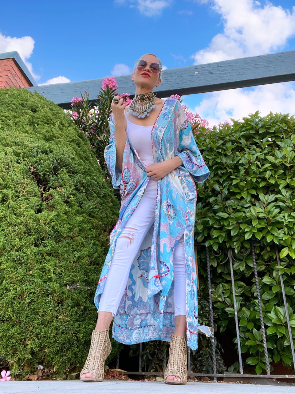 Lifestyle Influencer, Jamie Lewinger of More Than Turquoise wearing the Merlion Duster from Soft Surroundings