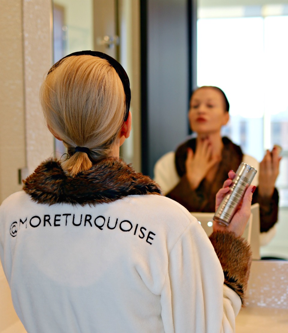 Lifestyle Influencer, Jamie Lewinger of More Than Turquoise, trying Science Serum Neck Tight 