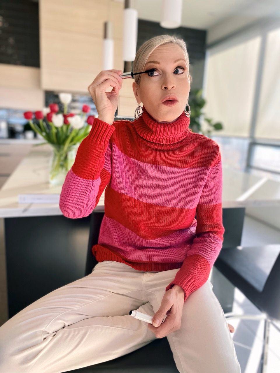 Lifestyle Influencer, Jamie Lewinger of More Than Turquoise, using Trinny London LASH2BROW mascara