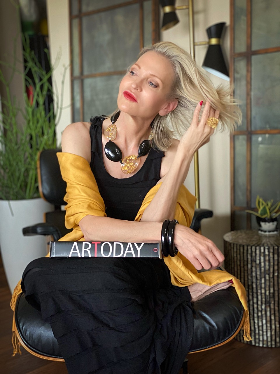 Lifestyle Influencer, Jamie Lewinger of More Than Turquoise wearing resin jewelry from Jackie Brazil 